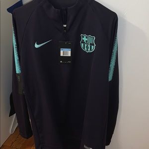 NIKE DRI FIT PULLOVER 💙